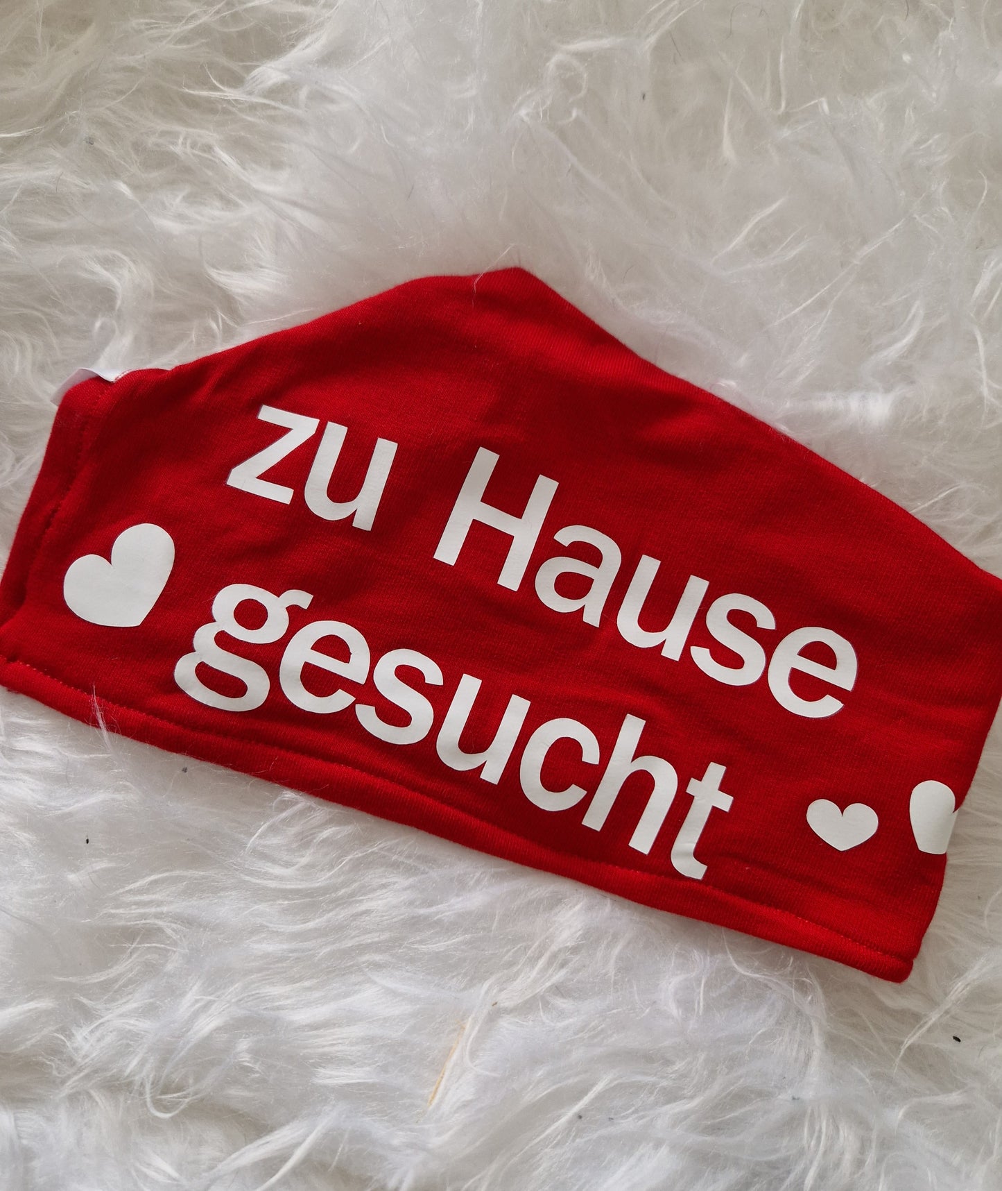 Halstuch zu Hause gesucht