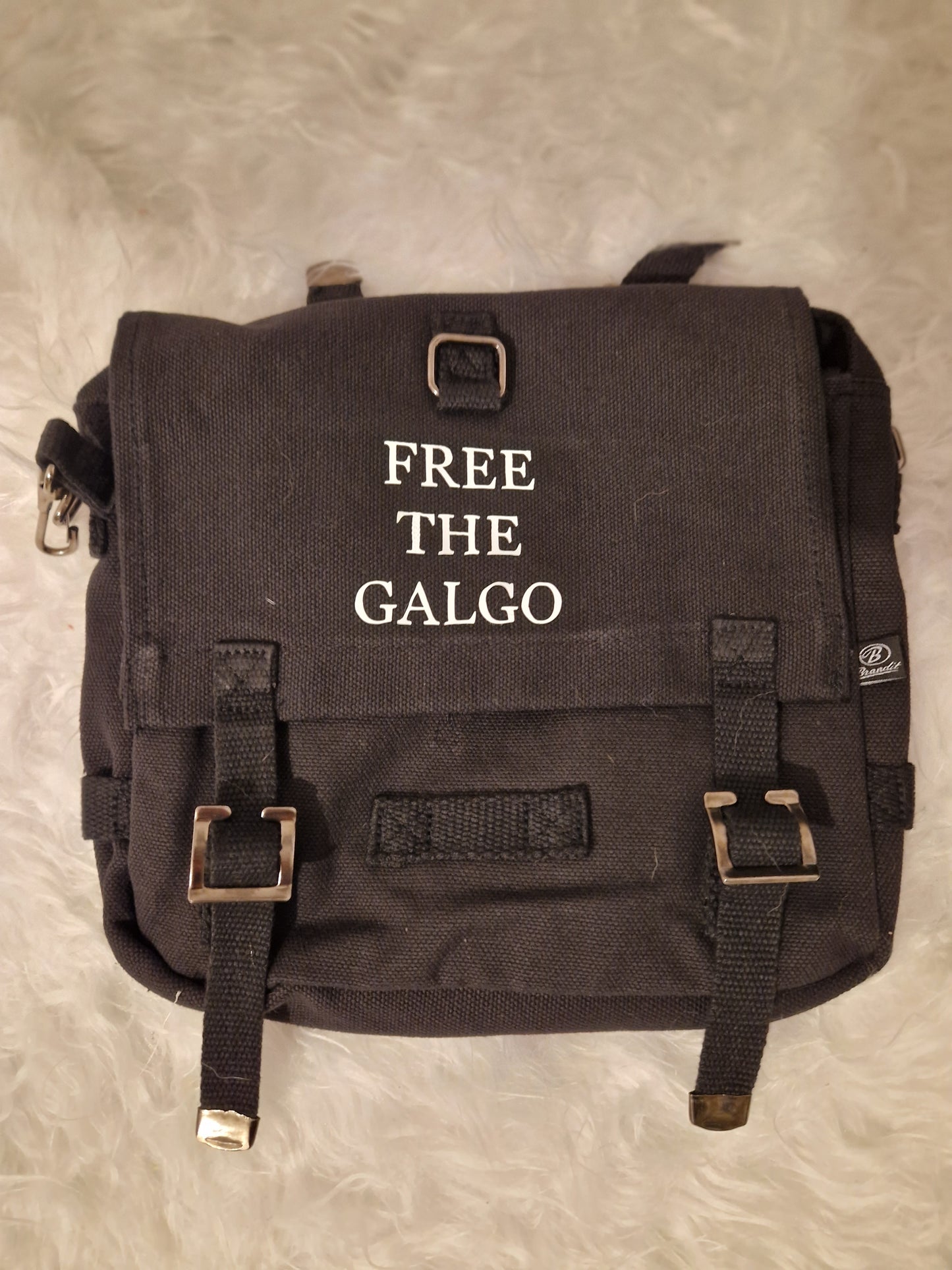 Kleine Bundeswehr Tasche in schwarz mit "Free the Galgo" Aufdruck