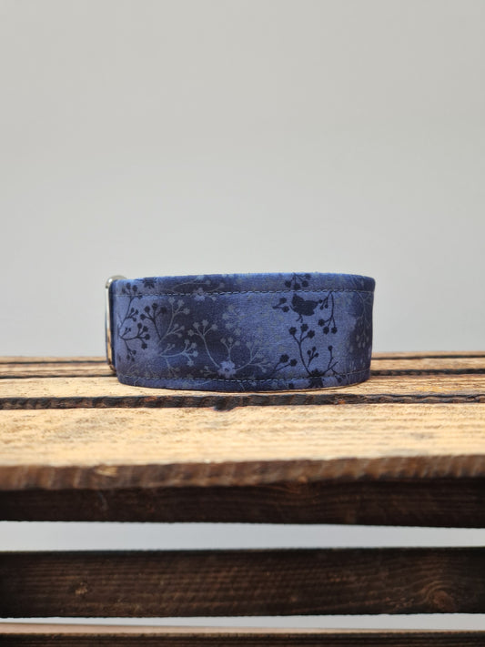 Spring dunkel blau
