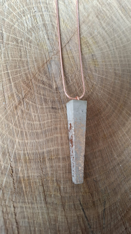 Beton Anhänger trifft auf Rosegold