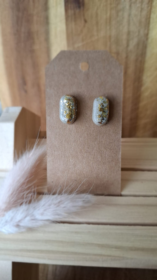 Beton Ohrstecker trifft Gold