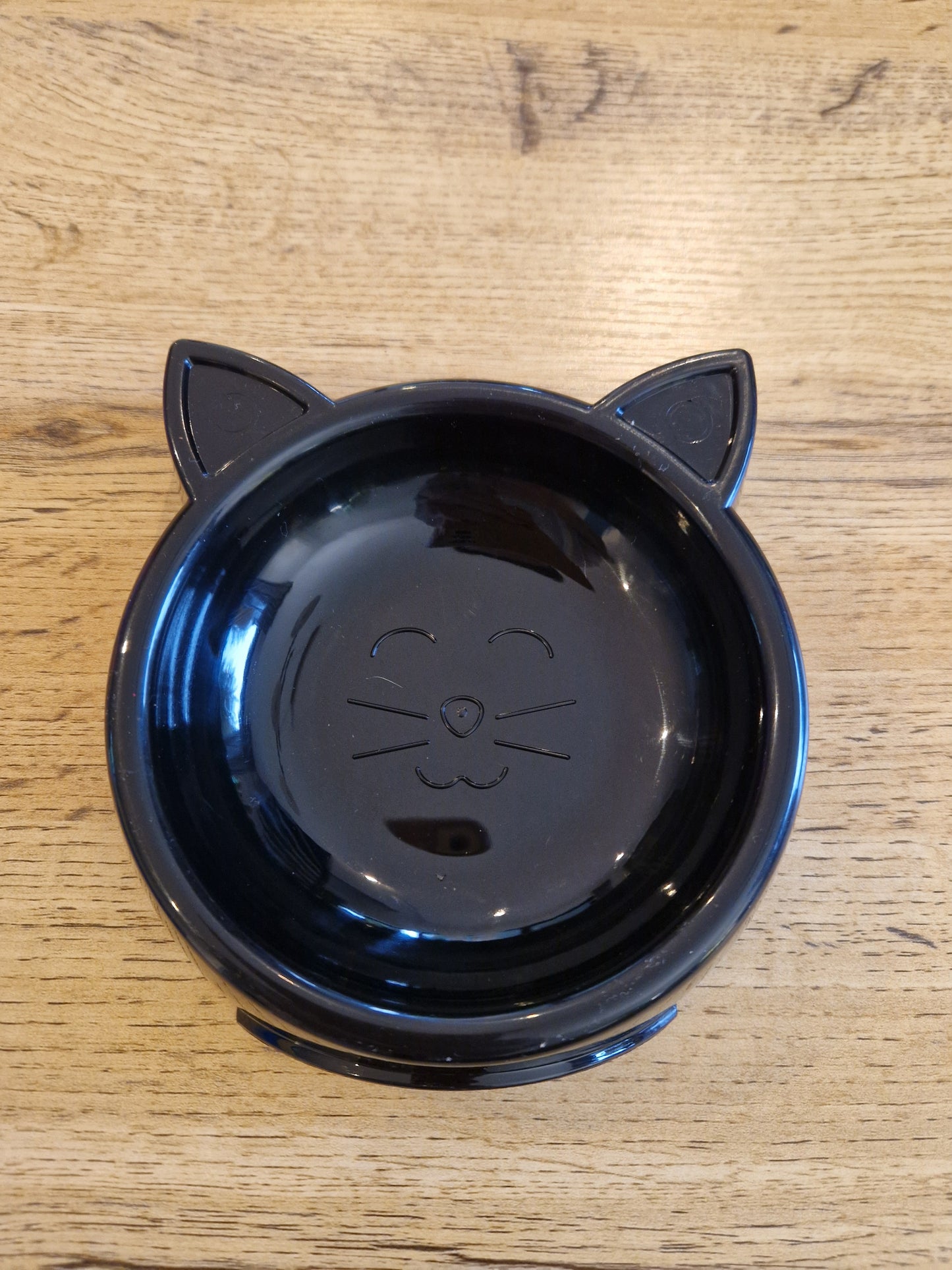 Katzennapf schwarz mit Katzenschwamm