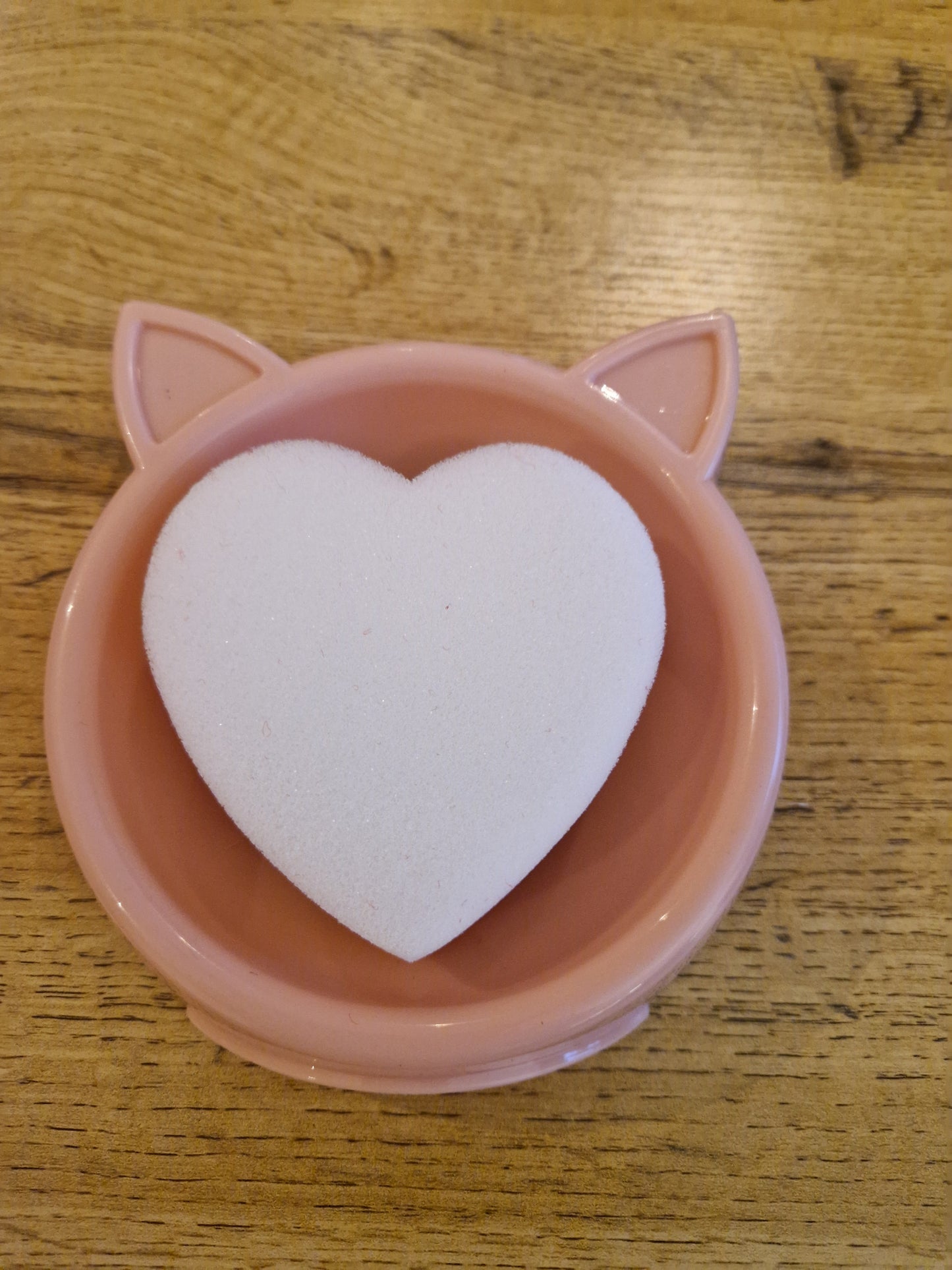 Katzennapf mit Herzschwamm