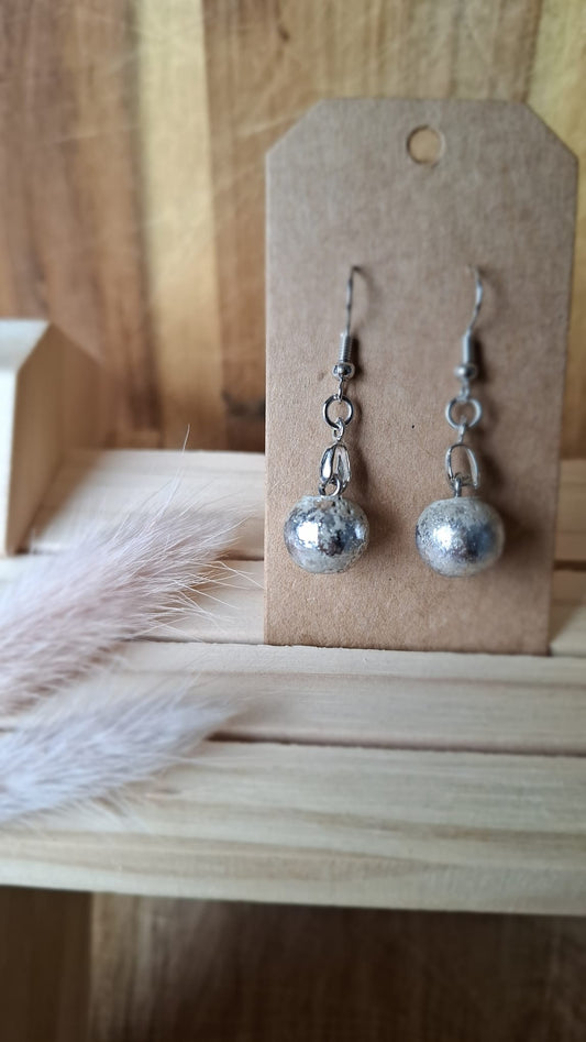 Beton Ohrring hängend trifft auf Silber