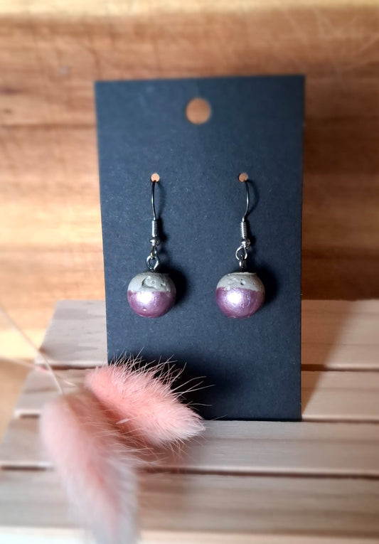 Beton Ohrringe hängend trifft lila