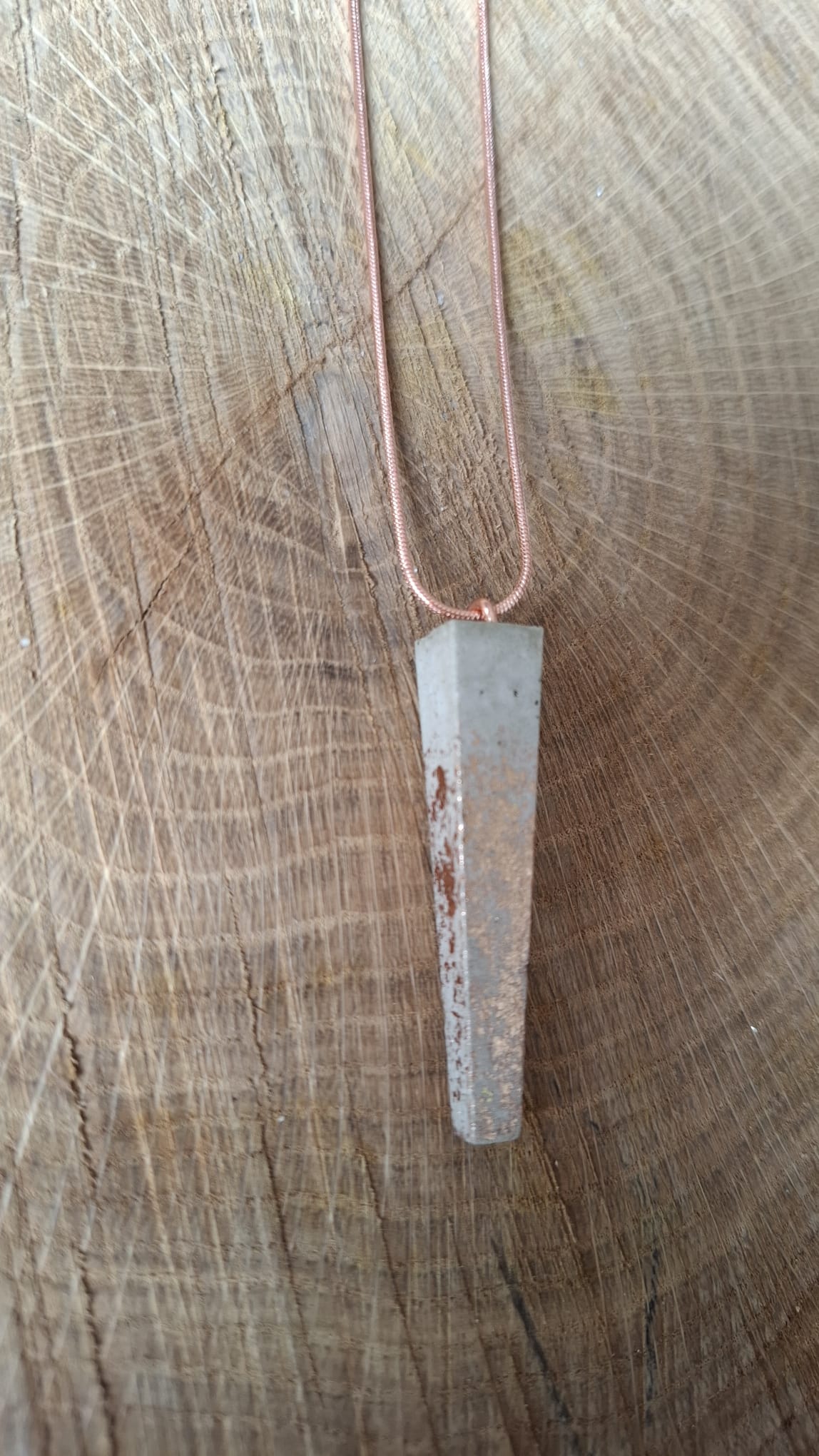 Beton Anhänger trifft auf Rosegold