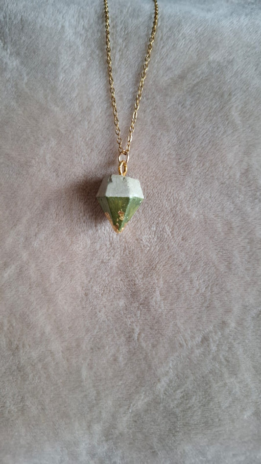 Beton Diamant mit Gold & grün