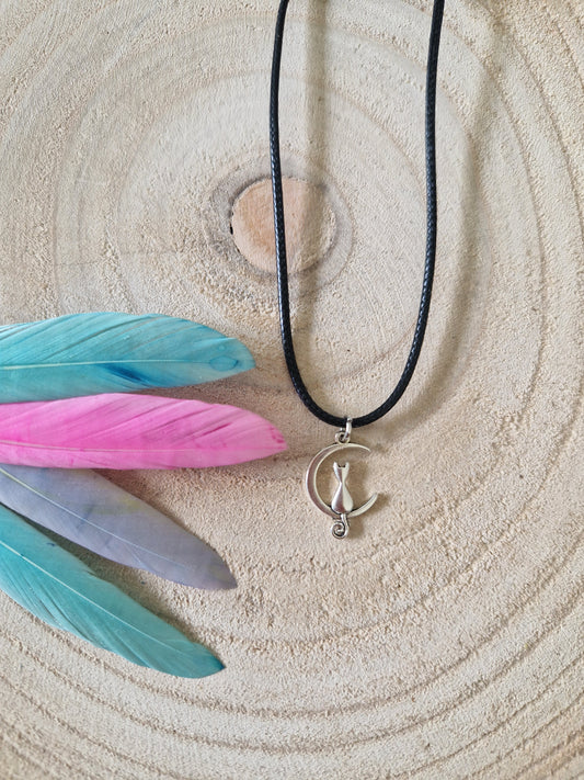 Halskette mit Mondkätzchen Anhänger