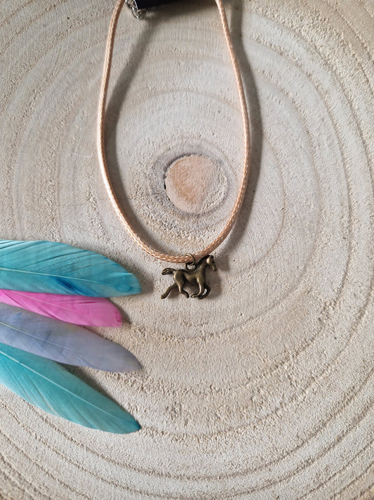 Halskette mit Pferdchen Anhänger